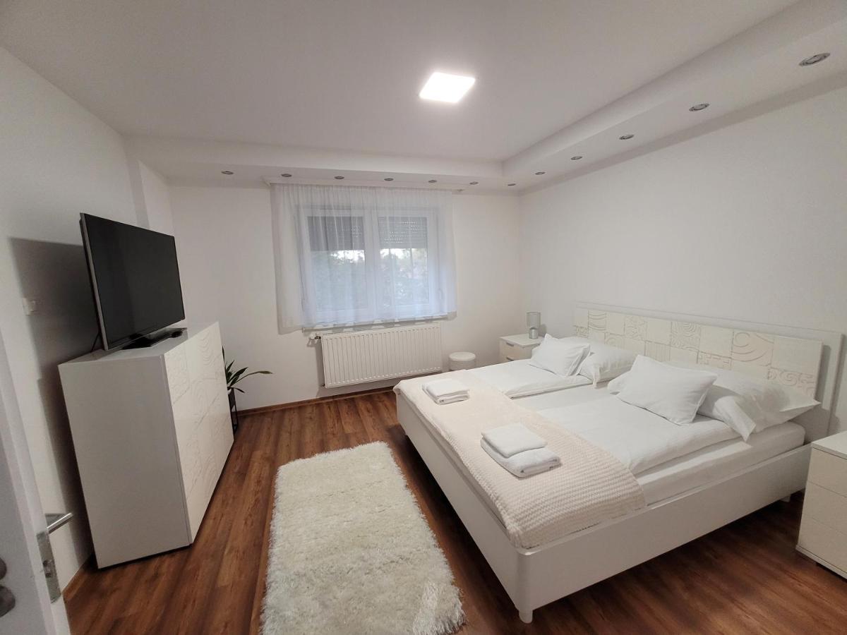 Matrix Apartman Bekescsaba Exteriör bild