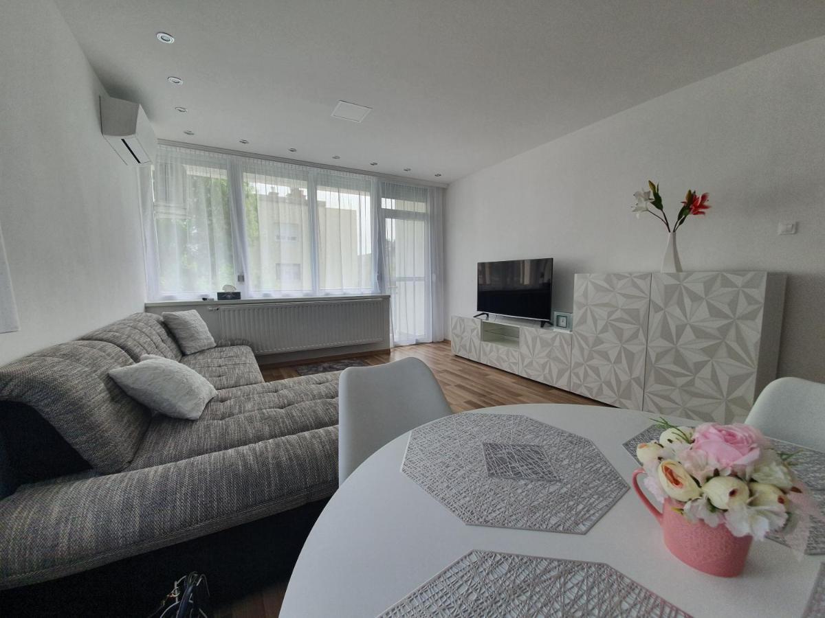 Matrix Apartman Bekescsaba Exteriör bild