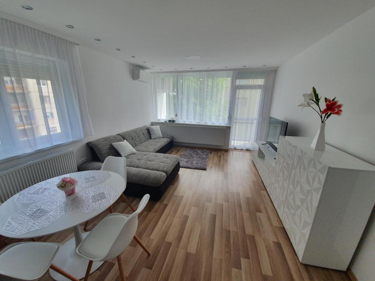 Matrix Apartman Bekescsaba Exteriör bild